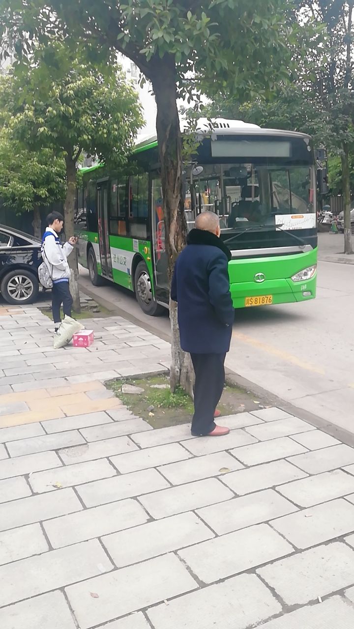 达州27路公交太牛逼了