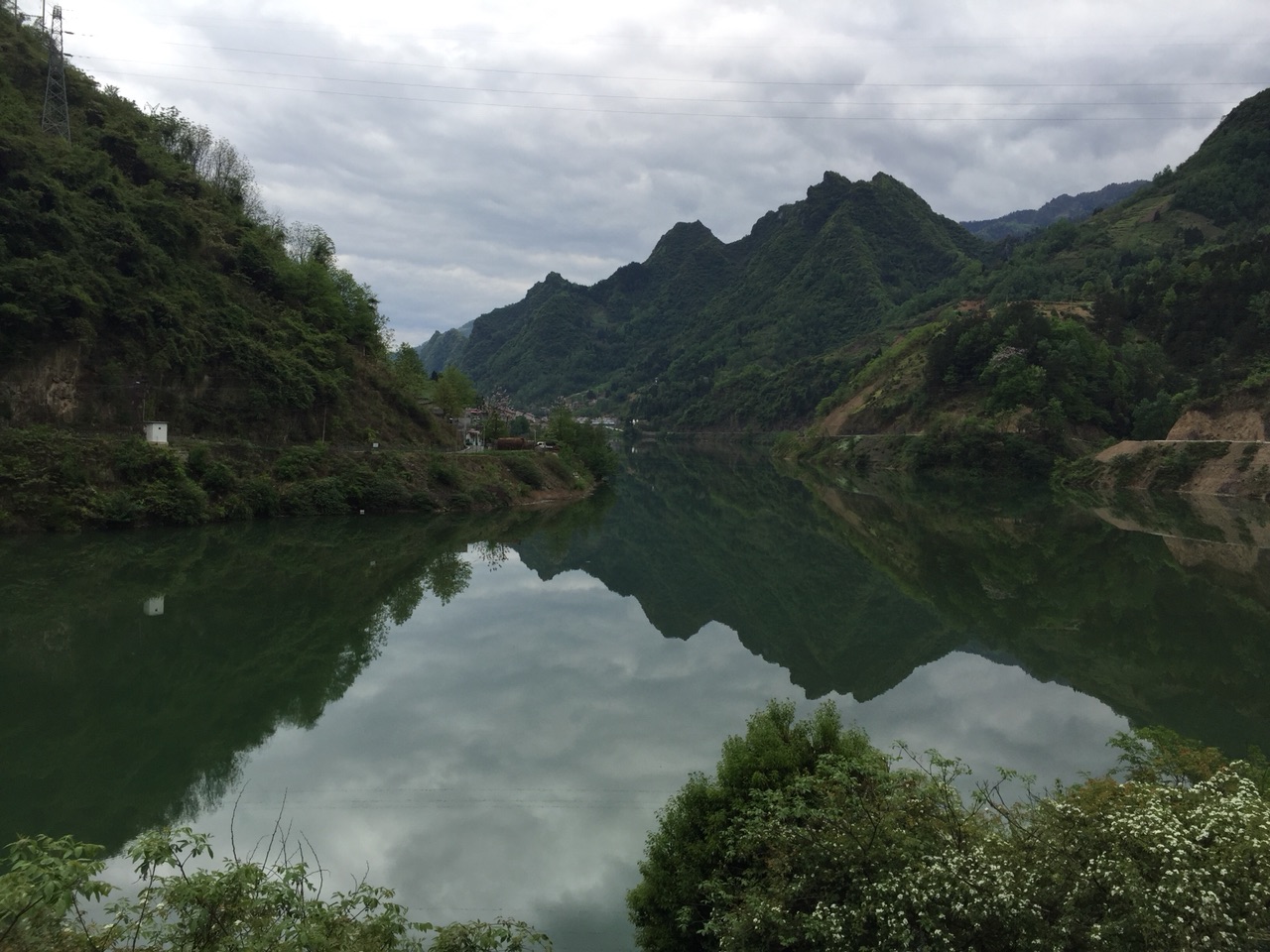 万源大竹河白杨湖那山那水那花