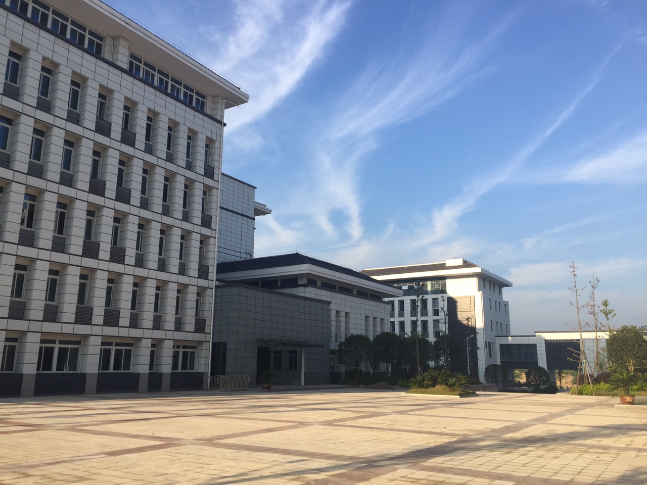 第一次走进达州中医药职业学院校园