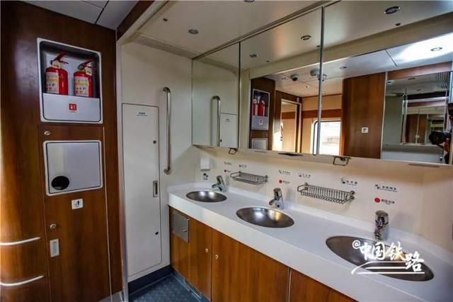 绿色复兴号动集内部设施图片 - 今日达州 - 凤凰山下 - powered by