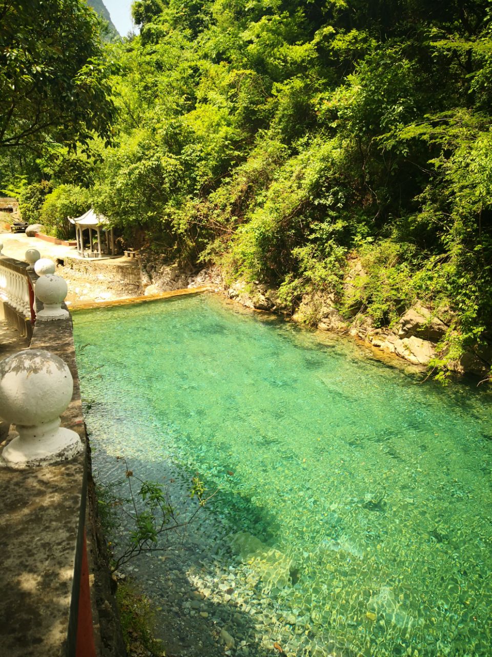 鱼泉山风景区图片