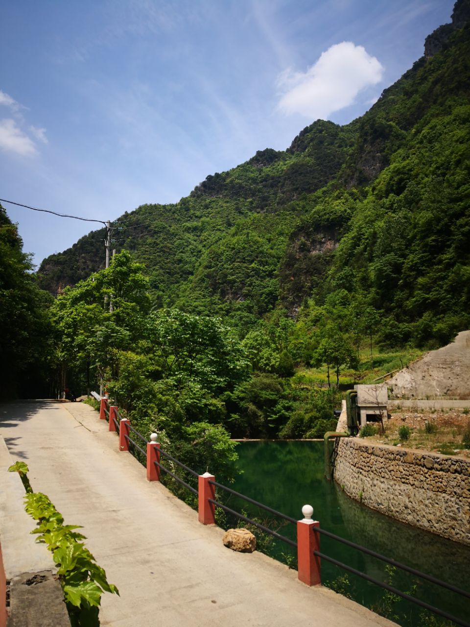 鱼泉山风景区图片