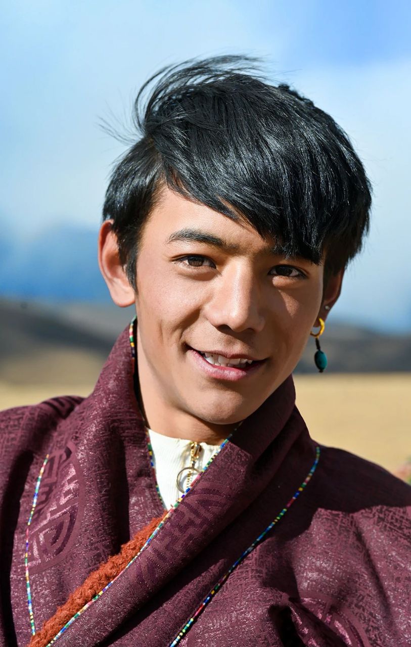 感谢四川甘孜的康巴藏族少年丁真带领我们看见了——这