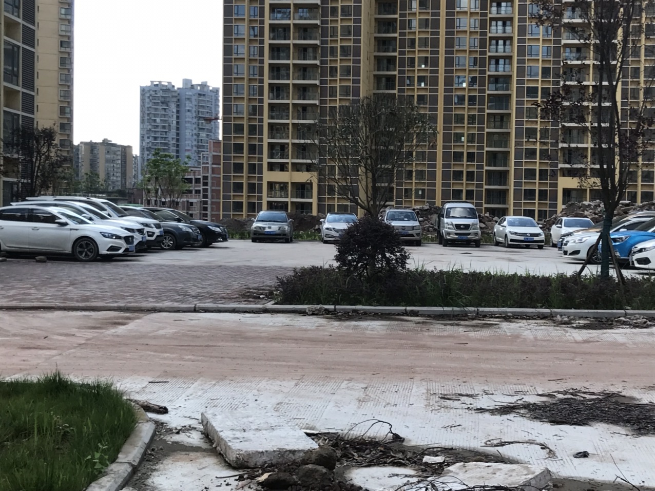 南外三里坪安置房八年多何时交房 - 今日达州 - 凤凰山下 - powered