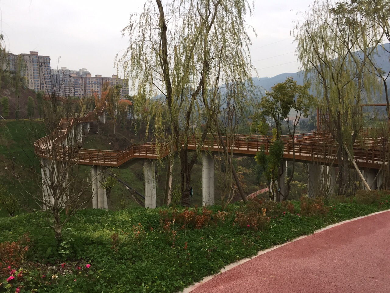 达州音乐公园里感受都市"慢生活"(视频 组图)